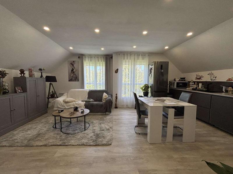 Maison - 210 m² - 7 pièces