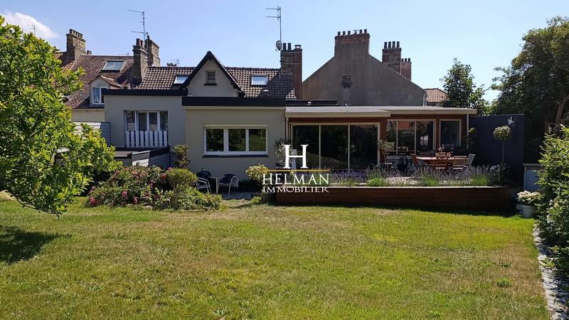 Maison - 221 m² - 10 pièces