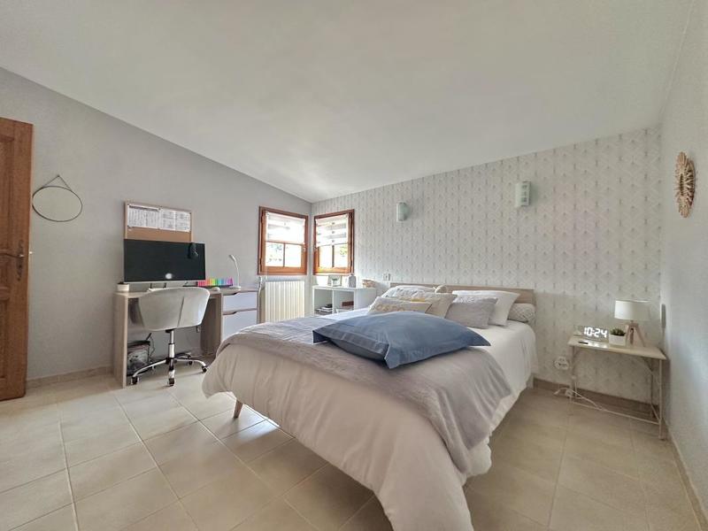 Maison - 220 m² - 7 pièces