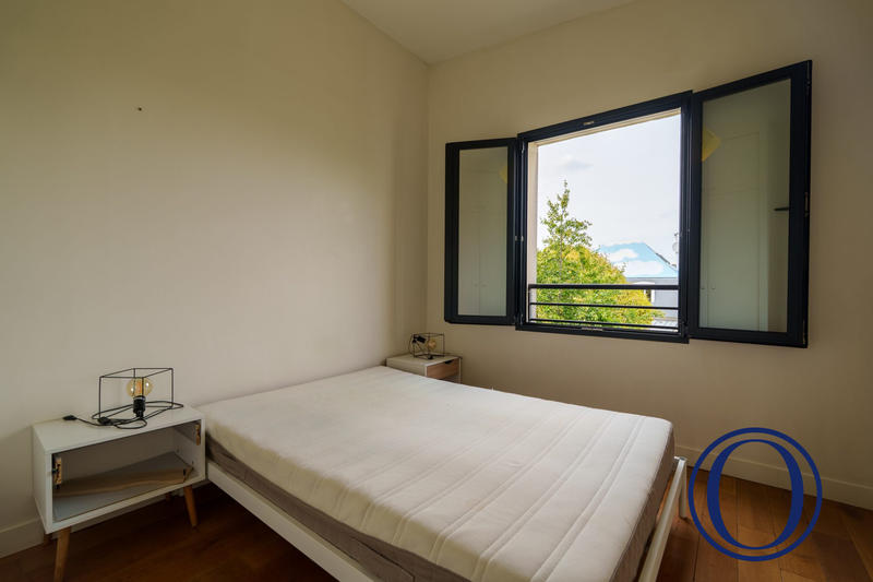 Appartement - 181 m² - 9 pièces