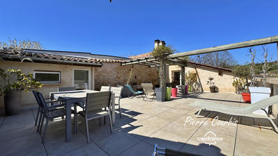 Maison - 224 m² - 6 pièces