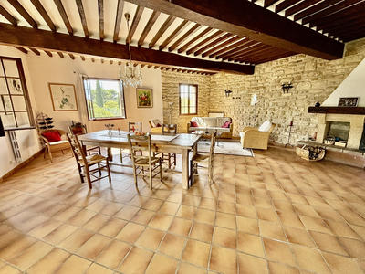 Mas - 269 m² - 10 pièces