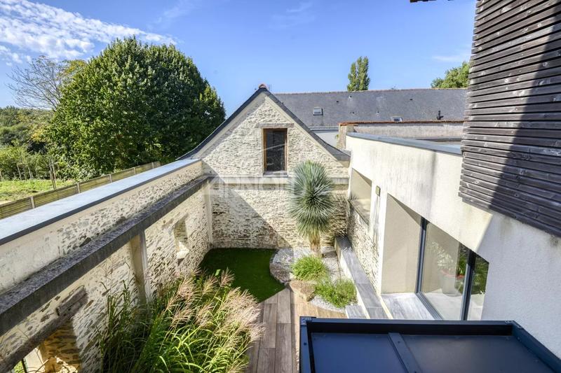 Maison - 267 m² - 9 pièces