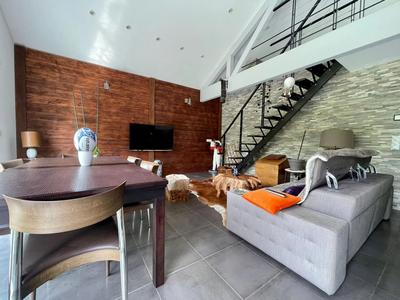 Maison - 157 m² - 6 pièces