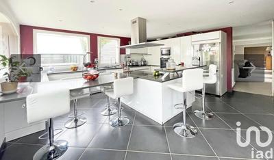 Maison - 450 m² - 10 pièces