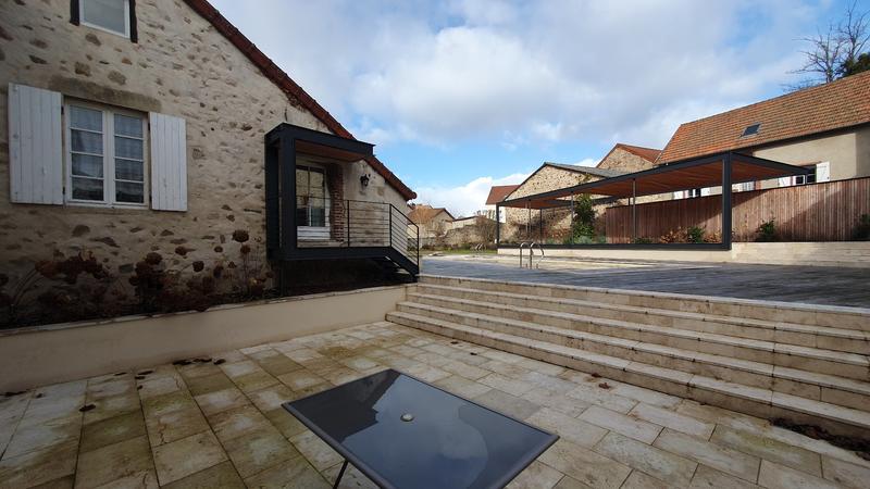 Maison - 285 m² - 11 pièces