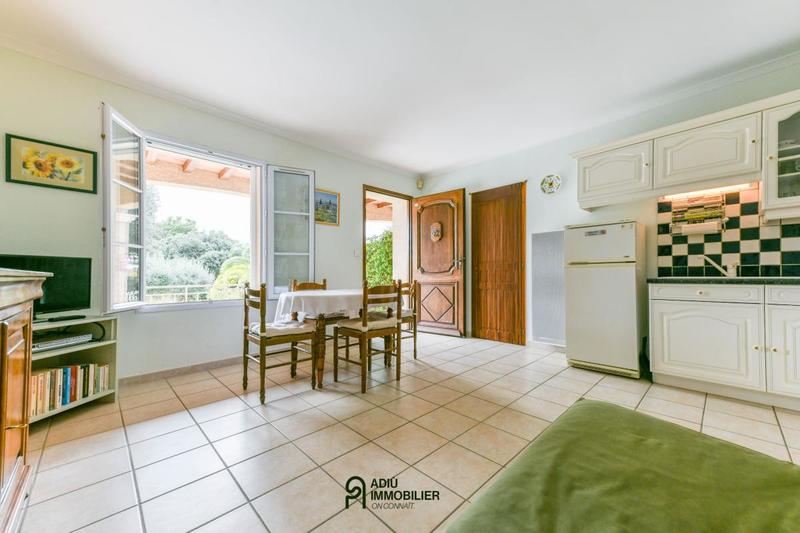 Villa - 244 m² - 10 pièces