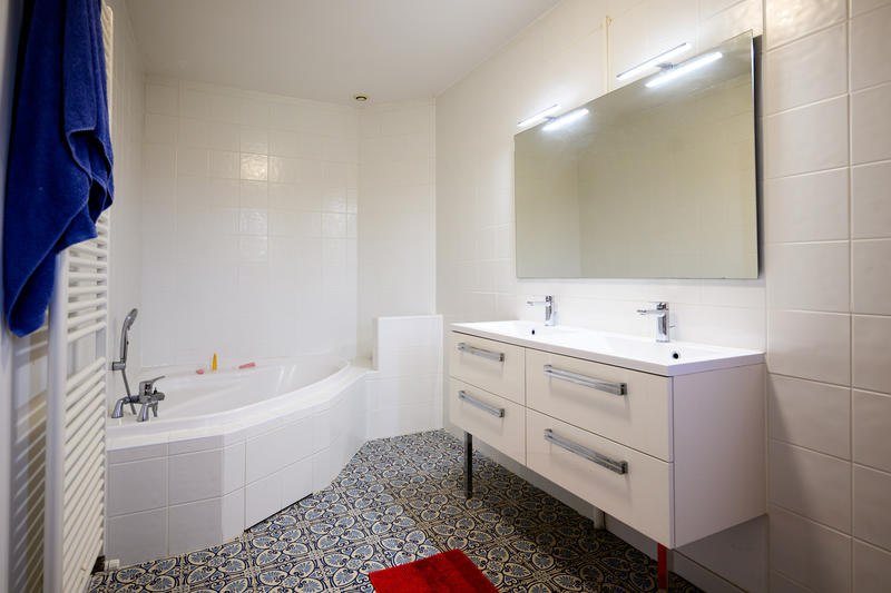 Maison - 234 m² - 7 pièces