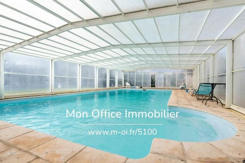 Demeure - 205 m² - 5 pièces