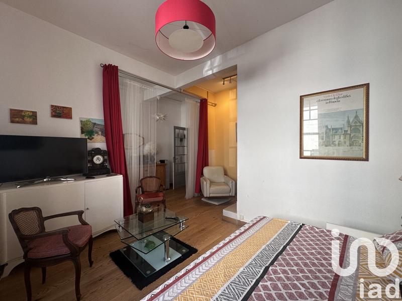 Maison - 240 m² - 8 pièces