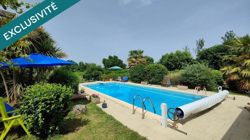 Maison - 300 m² - 16 pièces