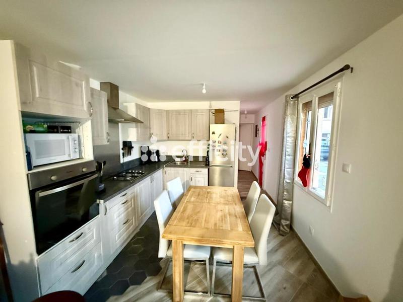 Longère - 429 m² - 20 pièces