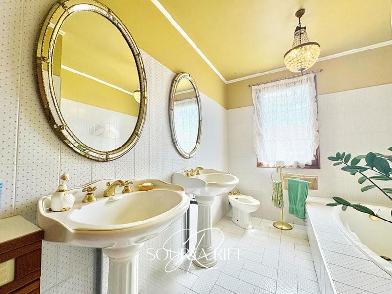 Maison - 170 m² - 6 pièces