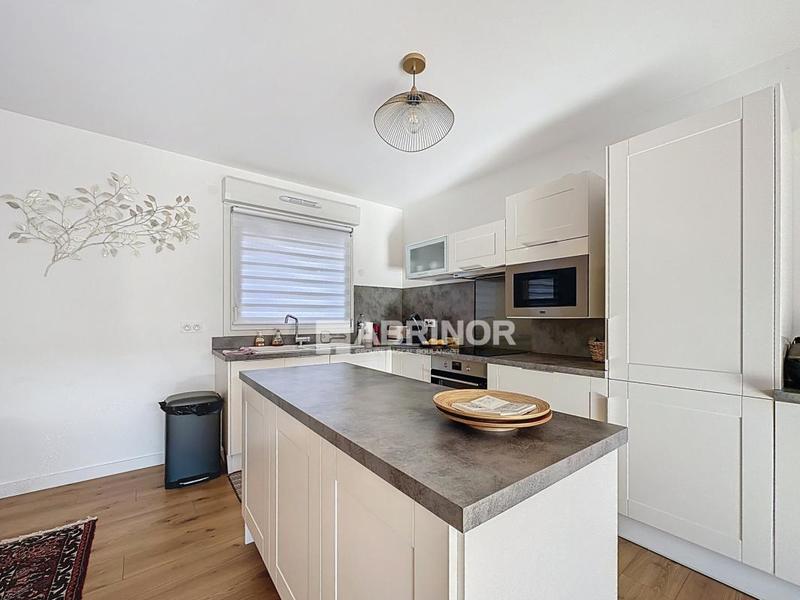 Appartement - 79 m² - 3 pièces