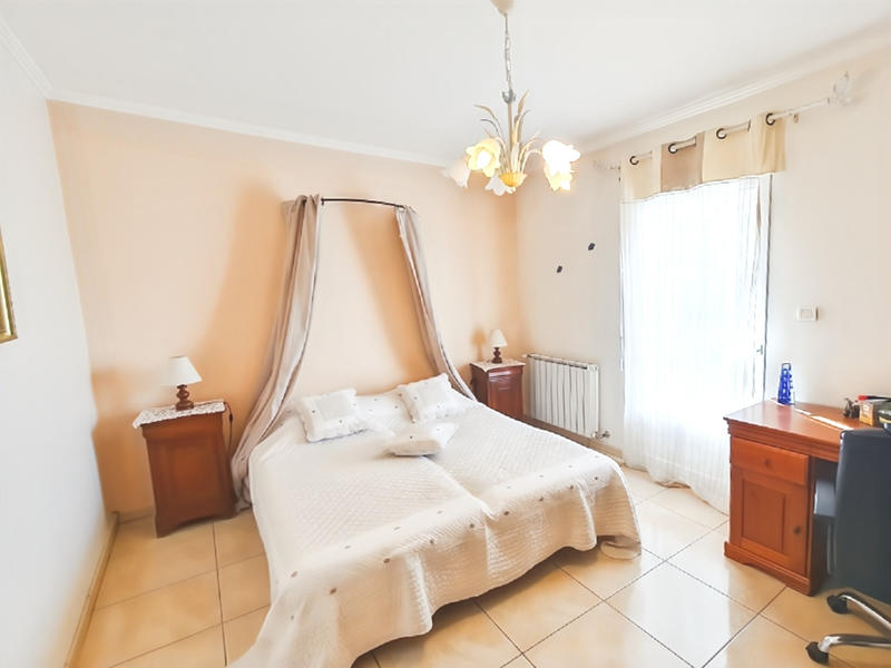 Maison - 180 m² - 6 pièces