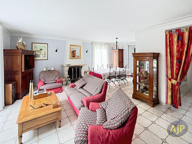 Maison - 121 m² - 5 pièces