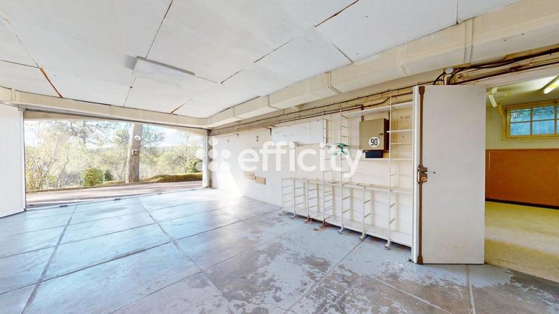 Villa - 248 m² - 9 pièces