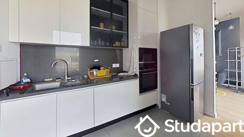 Chambre - 77 m² - 1 pièce