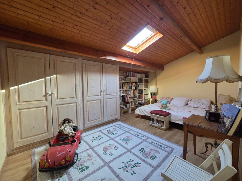 Maison - 221 m² - 8 pièces