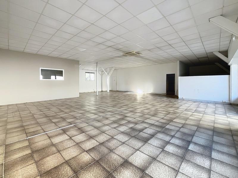 Local commercial - 248 m² - 7 pièces