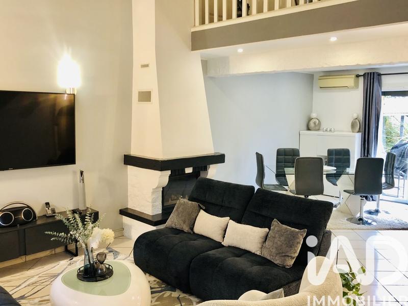 Maison - 99 m² - 5 pièces