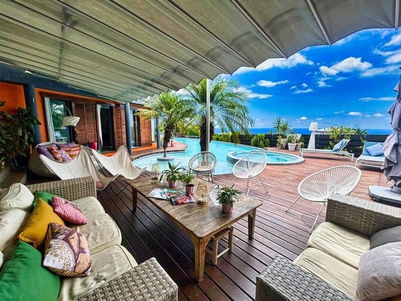 Villa - 300 m² - 6 pièces