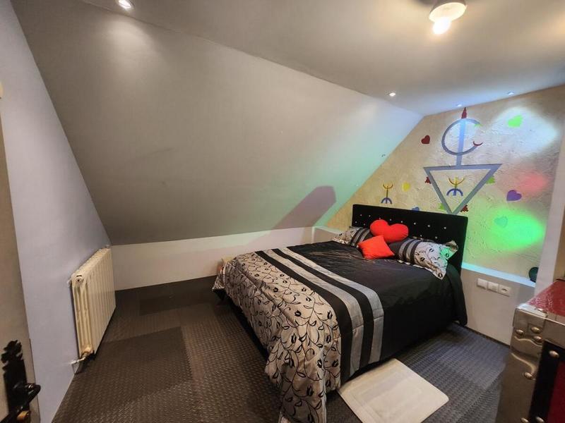 Immeuble - 92 m² - 7 pièces