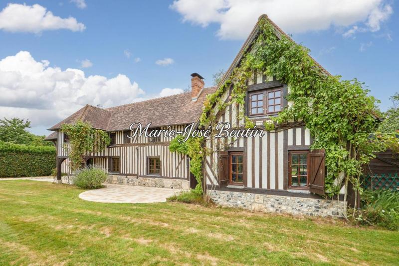 Maison - 250 m² - 9 pièces