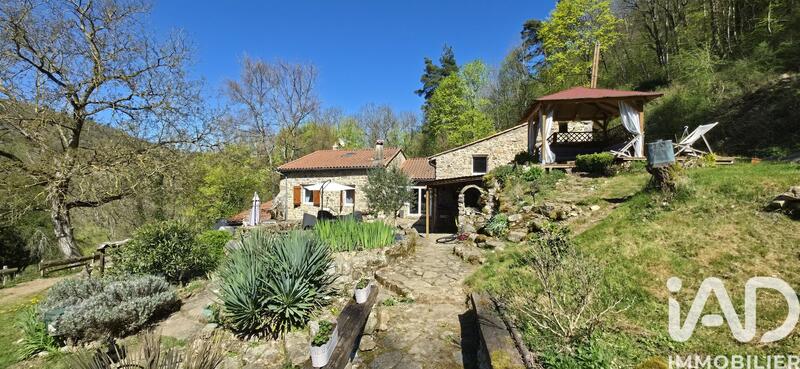 Maison - 210 m² - 4 pièces