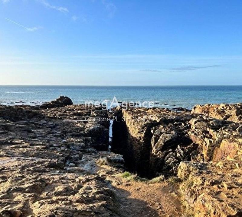 Terrain constructible - 932 m²