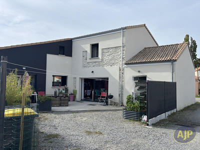 Maison - 100 m² - 4 pièces