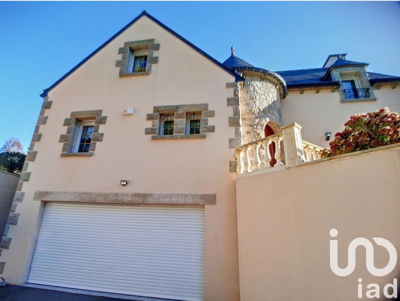 Maison - 224 m² - 9 pièces