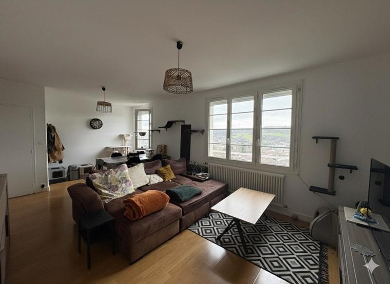 Appartement - 70 m² - 5 pièces