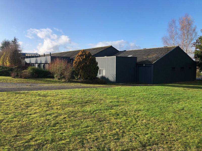 Local commercial - 1 460 m² - 5 pièces