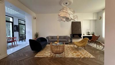 Propriété - 207 m² - 9 pièces