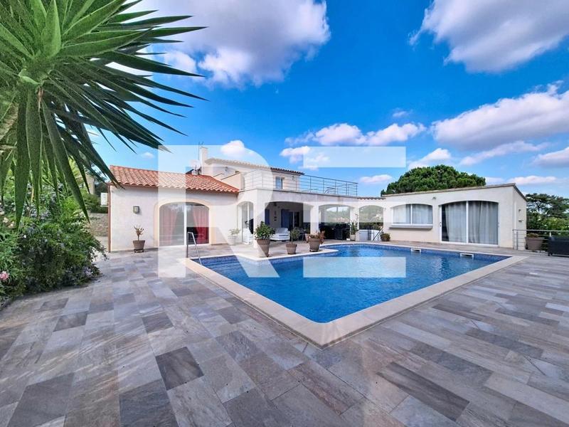 Villa - 199 m² - 8 pièces