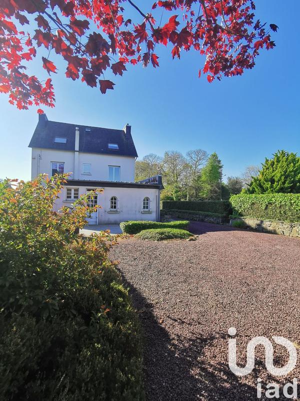 Maison - 217 m² - 8 pièces