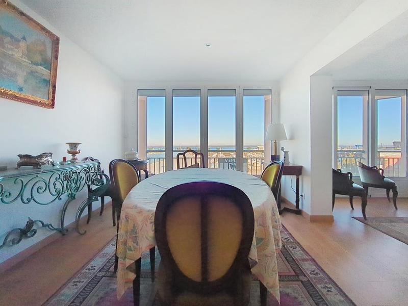 Appartement - 121 m² - 6 pièces