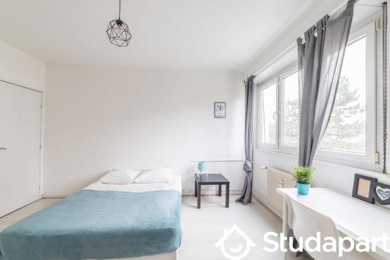 Chambre - 13 m² - 1 pièce