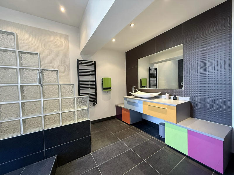 Appartement - 233 m² - 7 pièces