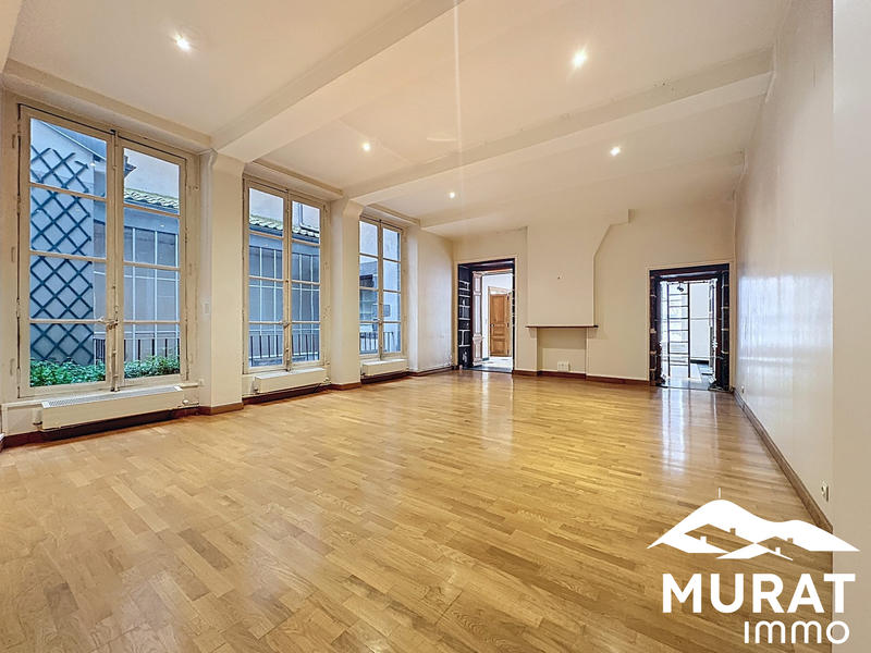 Appartement - 180 m² - 8 pièces