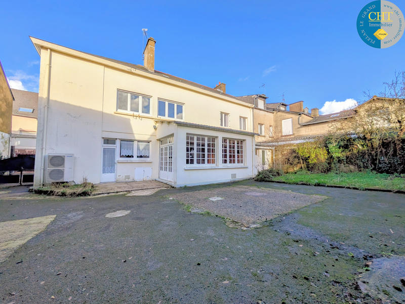 Maison - 197 m² - 8 pièces