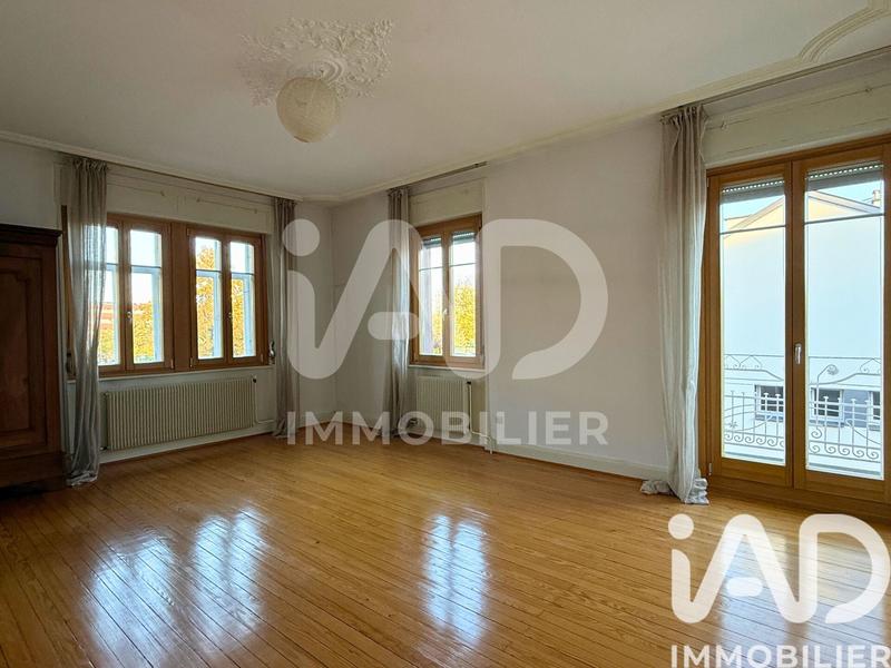 Maison - 228 m² - 9 pièces