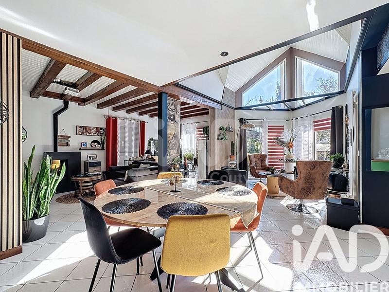 Maison - 201 m² - 9 pièces