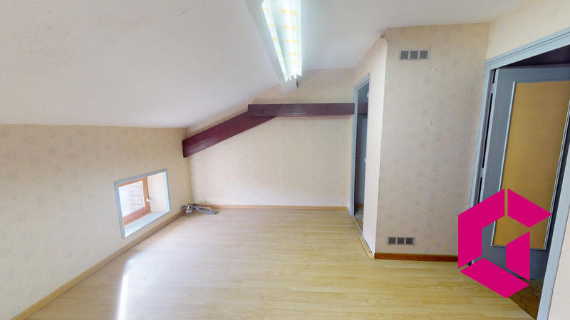 Maison - 217 m² - 9 pièces