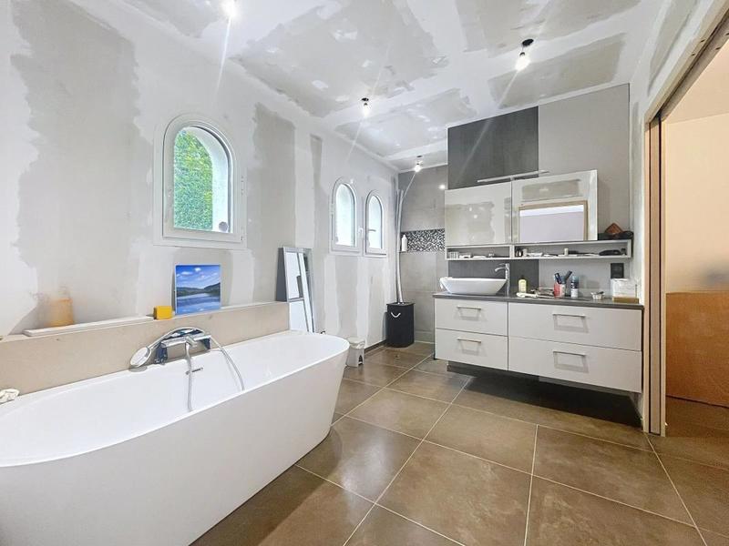 Maison - 200 m² - 4 pièces