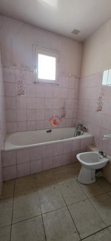 Maison - 515 m² - 45 pièces