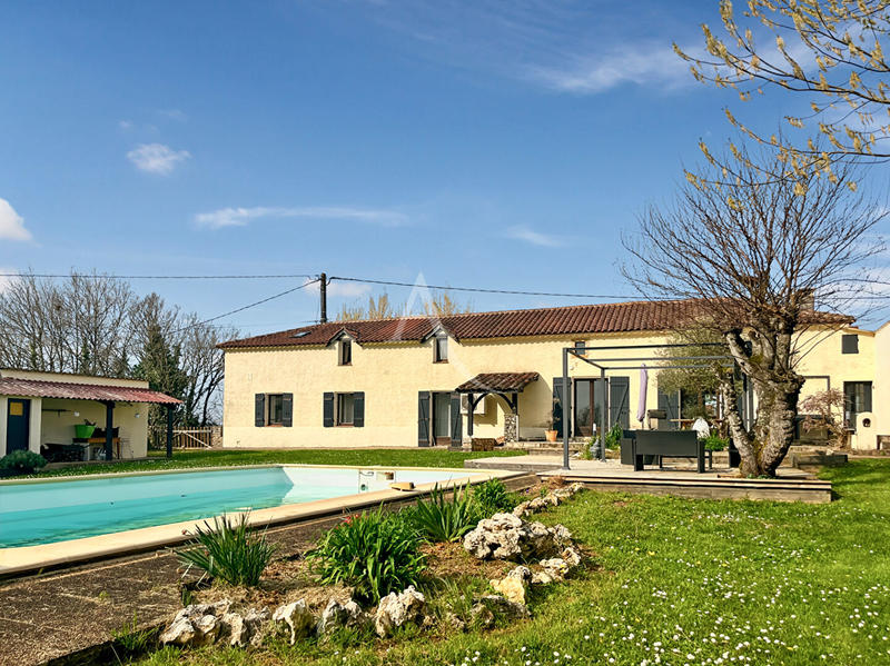 Maison - 190 m² - 7 pièces