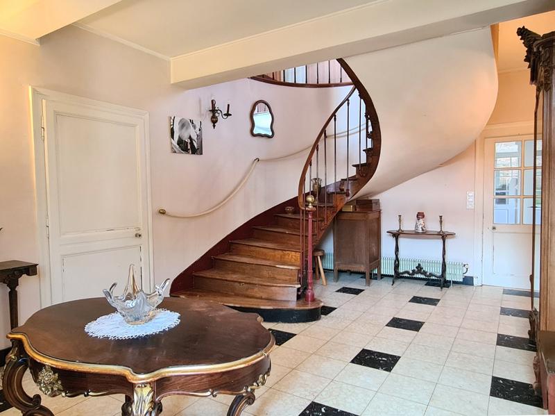 Maison ancienne - 400 m² - 14 pièces