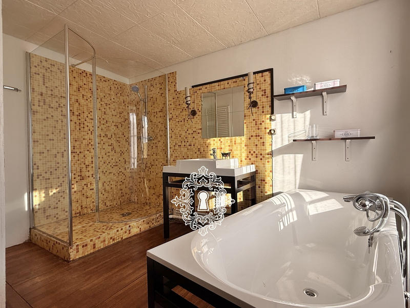 Maison - 179 m² - 5 pièces